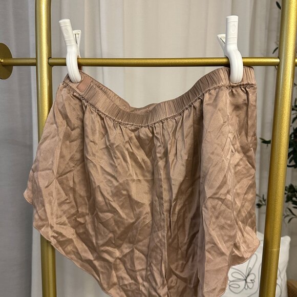 LUNYA - Silk Tulip Back Set - Picture 6 of 6